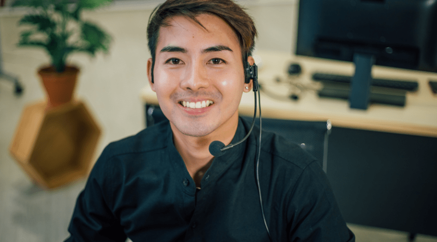 A therapist provides behavior counseling via a call center.