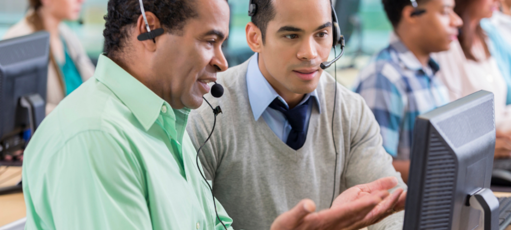 An operator who is a new hire asks a question about the call center software.